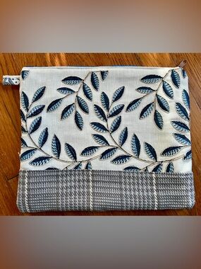Designer Fabrics IPad Case - Designer Leaves